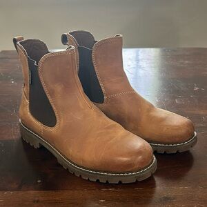 Eastland Women’s Ida Chelsea Boot 8.5